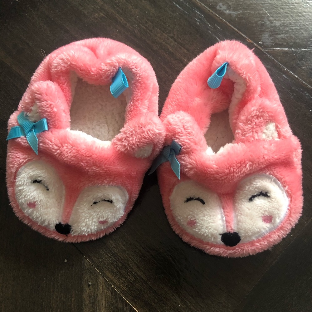 🛍3 for $15 - NWOT pink fox Baby slippers - size 3